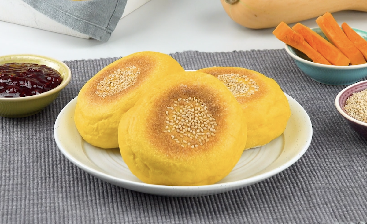 Fluffy Butternut Squash Rolls