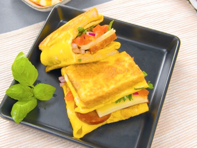 How To Make One-Pan Breakfast Egg Sandwiches 4 Different Ways