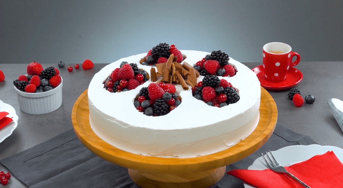 Mixed Berry Cake With A Cookie Crust Mixed Berry Cake With A Cookie Crust